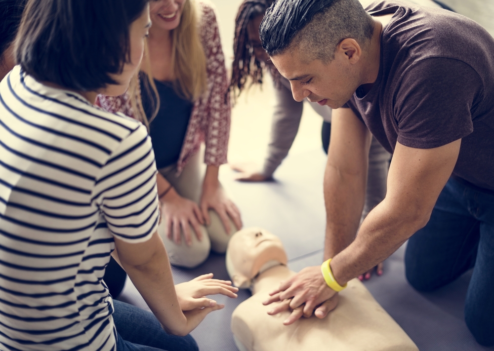 CPR-AED-First-Aid-certification-friends