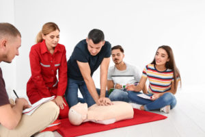 cpr-on-manequin